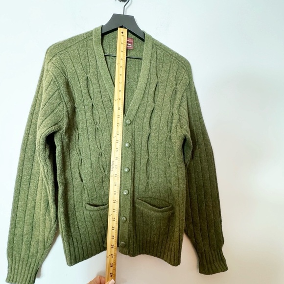 Vintage 1960s Van Heusen 100% Imported Shetland Wool Cardigan Green Size Medium - Picture 10 of 12